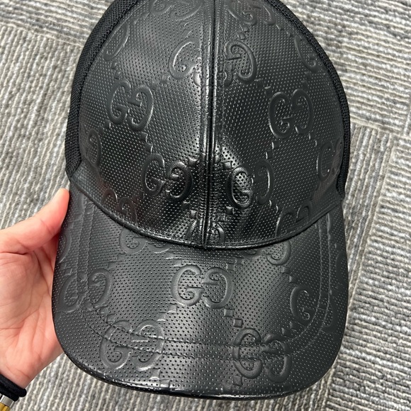 GUCCI BASEBALL CAP GG LOGO MESH LEATHER - Picture 2 of 16
